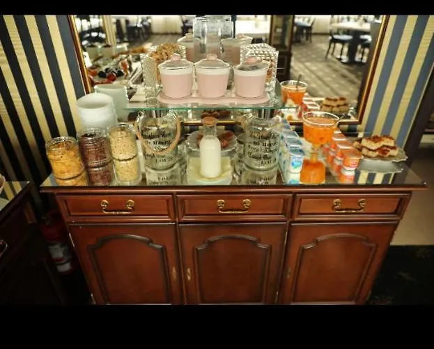 Hotel Ten Constanta Szálloda