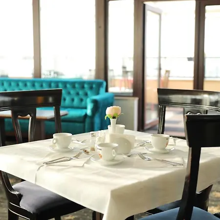 Hotel Ten Constanta Szálloda