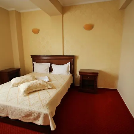 Hotel Ten Constanta Szálloda 4*